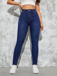 skinny pants 02 225x300 - اصول پوشیدن شلوار برای خانم های قد کوتاه