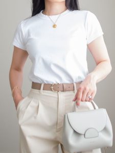 07 White T Shirt  225x300 - استایل کلاسیک چیست؟
