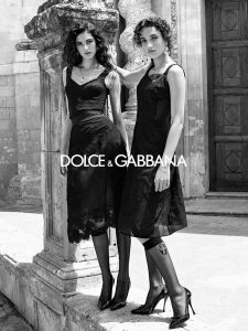 Dolce Gabbana02 225x300 - بهترین برندهای لباس زنانه دنیا